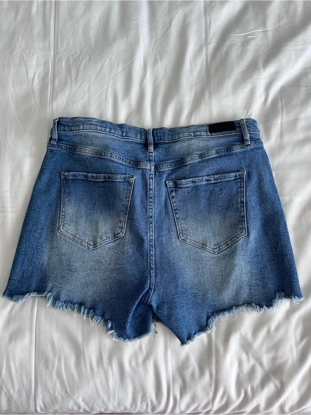 Women’s Nicole Miller New York Nomad Frayed Hem Super High Rise Jean Shorts 12